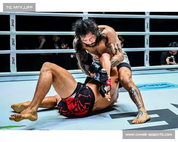 雏量级综合格斗冠军战：安德雷德终结能力与奥吉尔地面控制的战术博弈